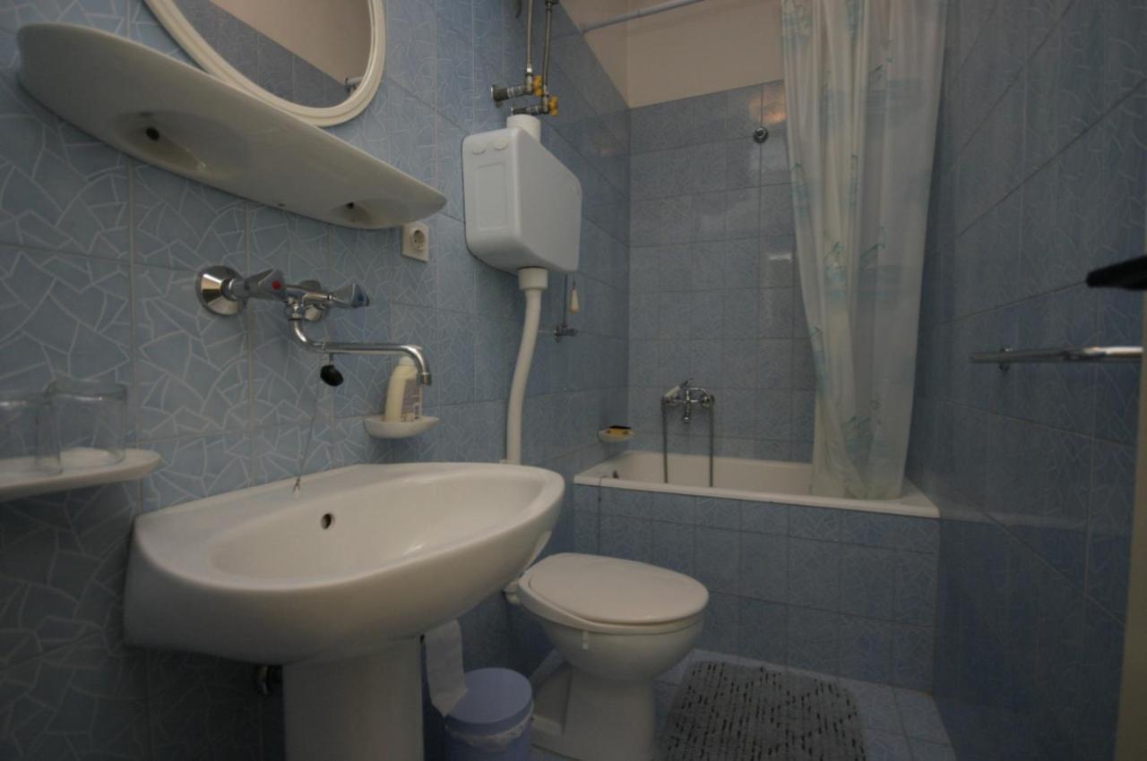 Marin Apartments Podstrana Szoba fotó